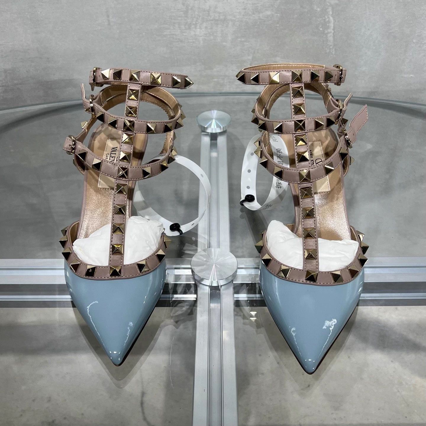 Valentino Valentino Light Blue Pointed Toe Rivet Triple Ring Heels 34 Size US 4 / IT 34 - 1 Thumbnail