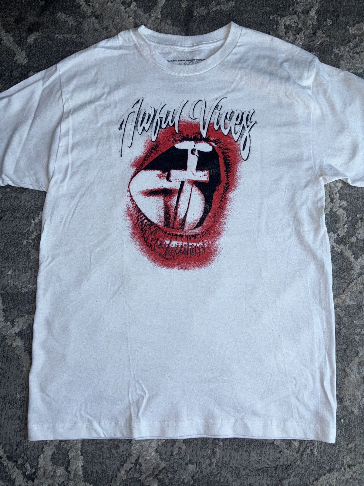 Vintage Awful vices cross Tee Size US M / EU 48-50 / 2 - 1 Thumbnail