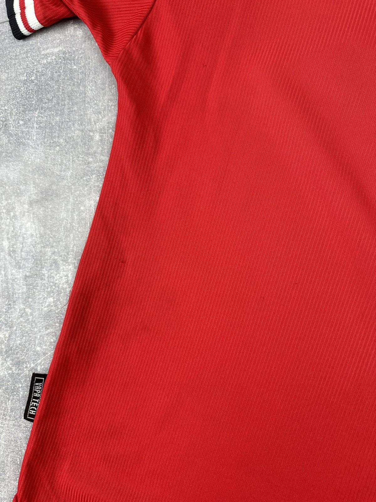 Umbro Umbro Manchester United 1998/99 Home Soccer Retro Jersey Size US XS / EU 42 / 0 - 20 Thumbnail