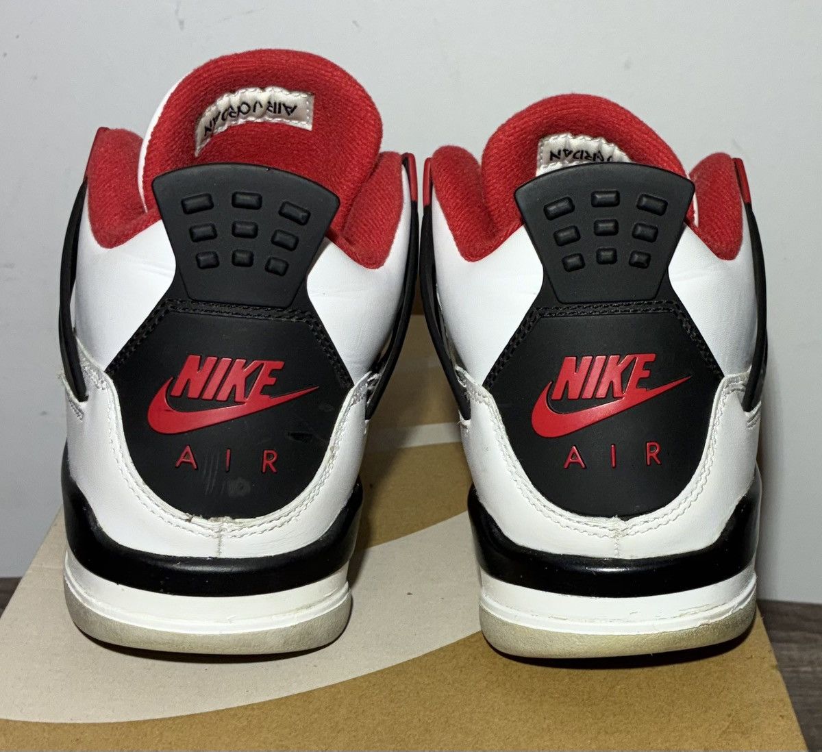 Jordan Brand Size 6.5Y - Air Jordan 4 Retro Fire Red (2020) (GS) Size US 6.5 / EU 39-40 - 4 Thumbnail