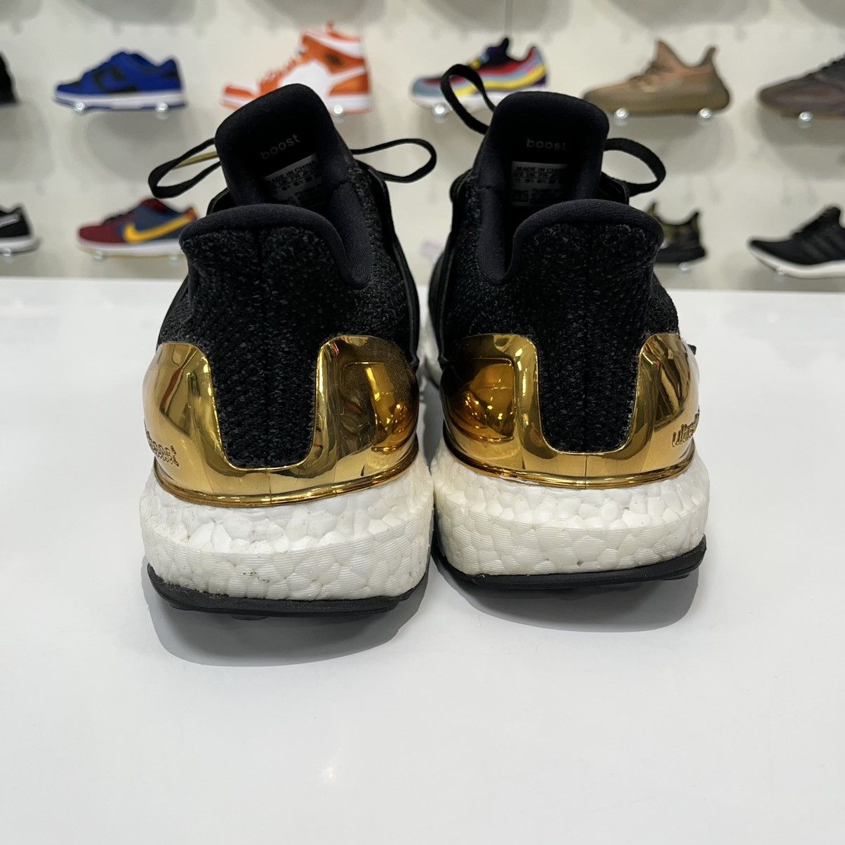 Adidas Adidas Ultra Boost 2.0 Gold Medal Size US 11 / EU 44 - 5 Thumbnail