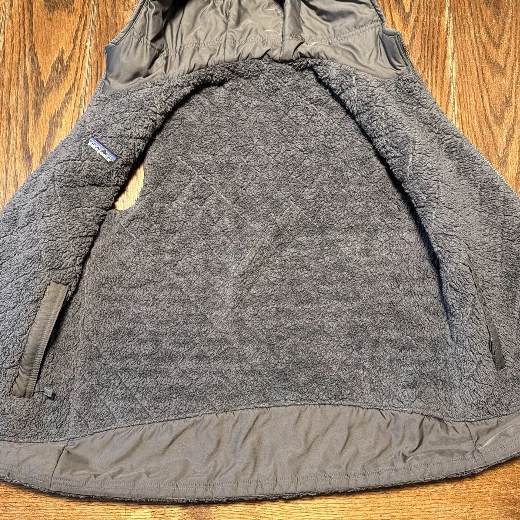 Patagonia Patagonia Vest Womens Medium Gray Quilted Fleece Hood Reversible Los Gatos 25221 Size M / US 6-8 / IT 42-44 - 3 Thumbnail