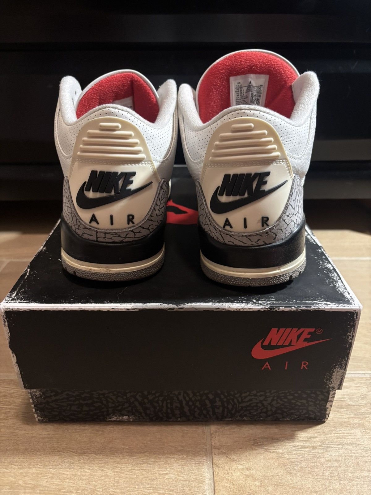 Jordan Brand Jordan 3 white cement Size US 10.5 / EU 43-44 - 2 Thumbnail