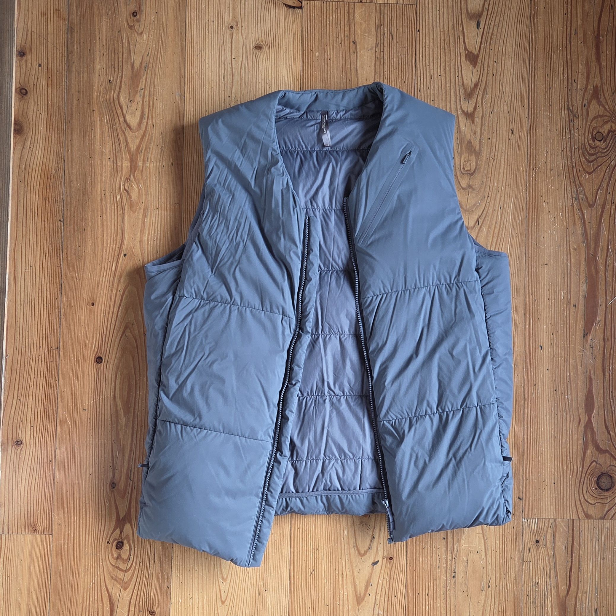 Veilance Veilance Conduit Vest Size US L / EU 52-54 / 3 - 4 Thumbnail
