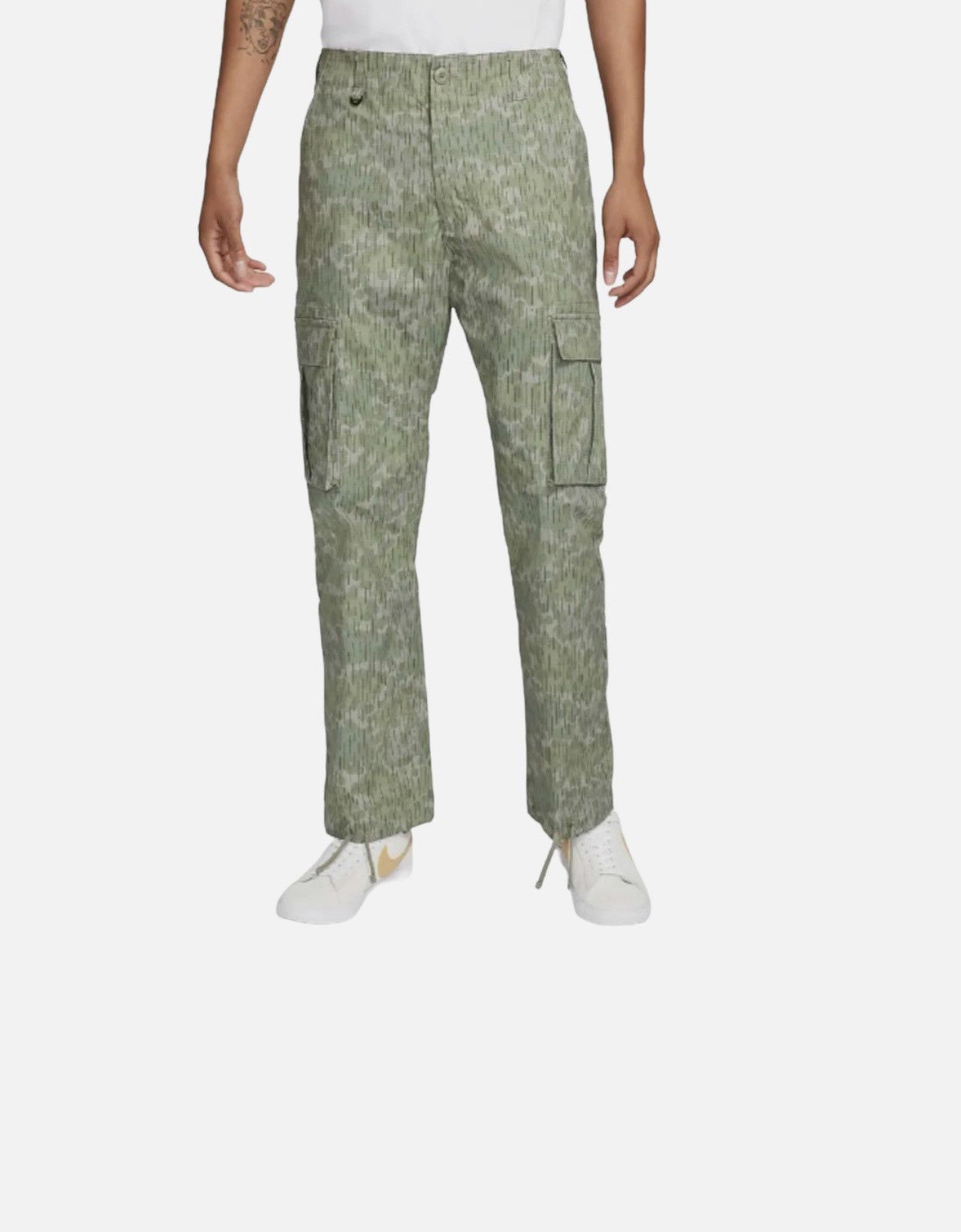 Nike sb camo joggers on sale