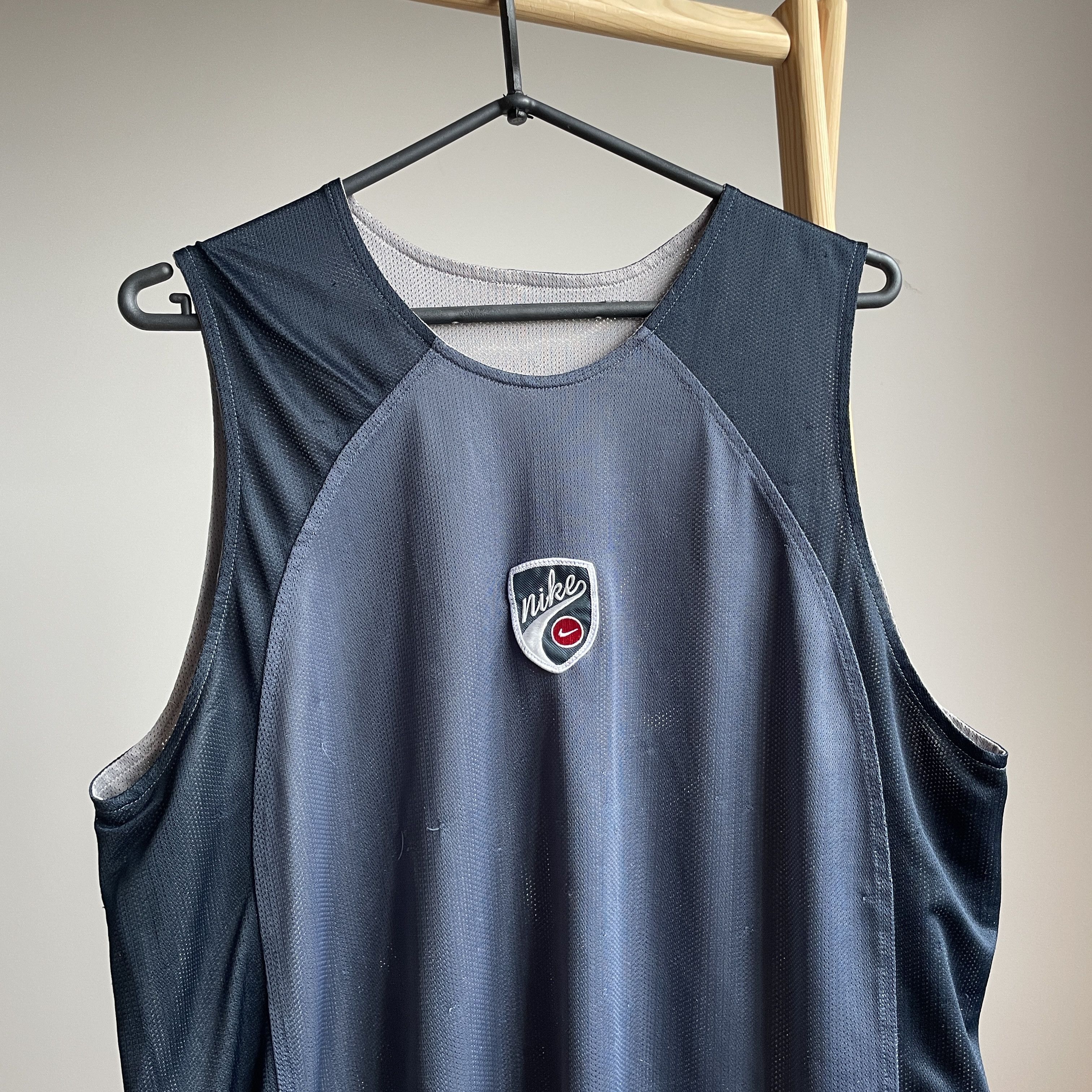 Nike Nike Vintage Y2K Mesh Reversible Swoosh Tank Top Size US L / EU 52-54 / 3 - 6 Thumbnail