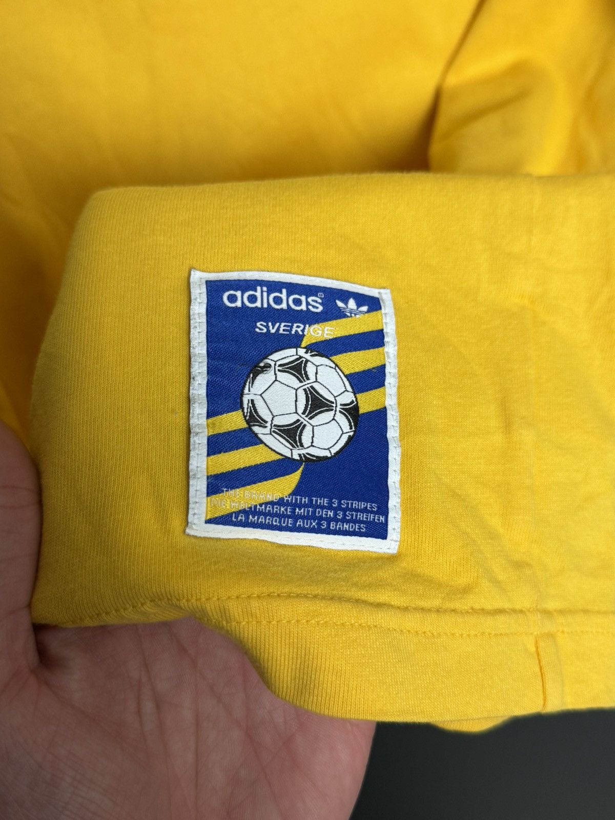 Adidas Adidas Originals Sweden National Team Retro Football Jersey Size US M / EU 48-50 / 2 - 5 Thumbnail