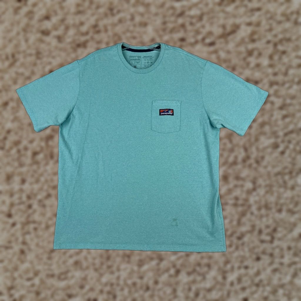 Patagonia Patagonia Shirt Men L Blue Logo Responsibili-Tee Pocket Cotton Blend T-Shirt USA Logo Mens Size US L / EU 52-54 / 3 - 1 Thumbnail