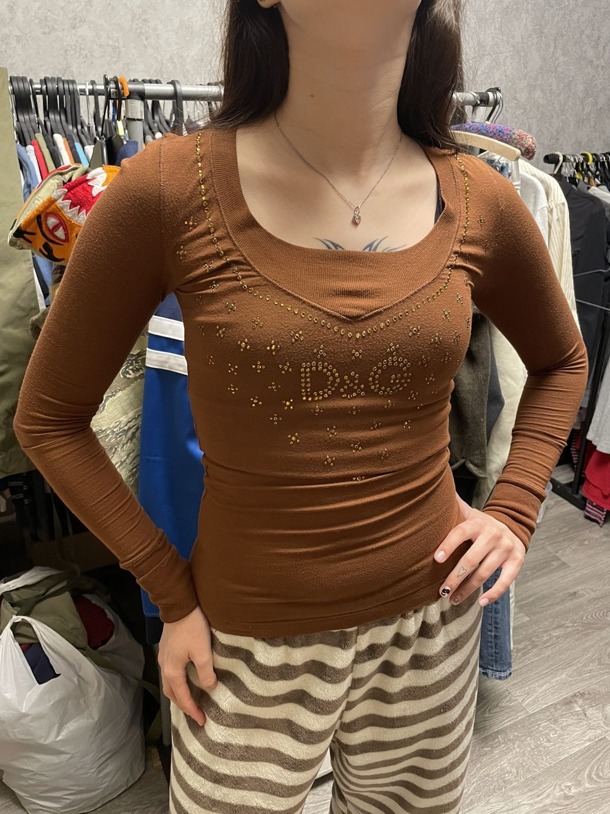 Dolce & Gabbana Y2K DG Dolce Gabbana Brown Rhinestone Logo Long Sleeve Top Size XS / US 0-2 / IT 36-38 - 2 Thumbnail