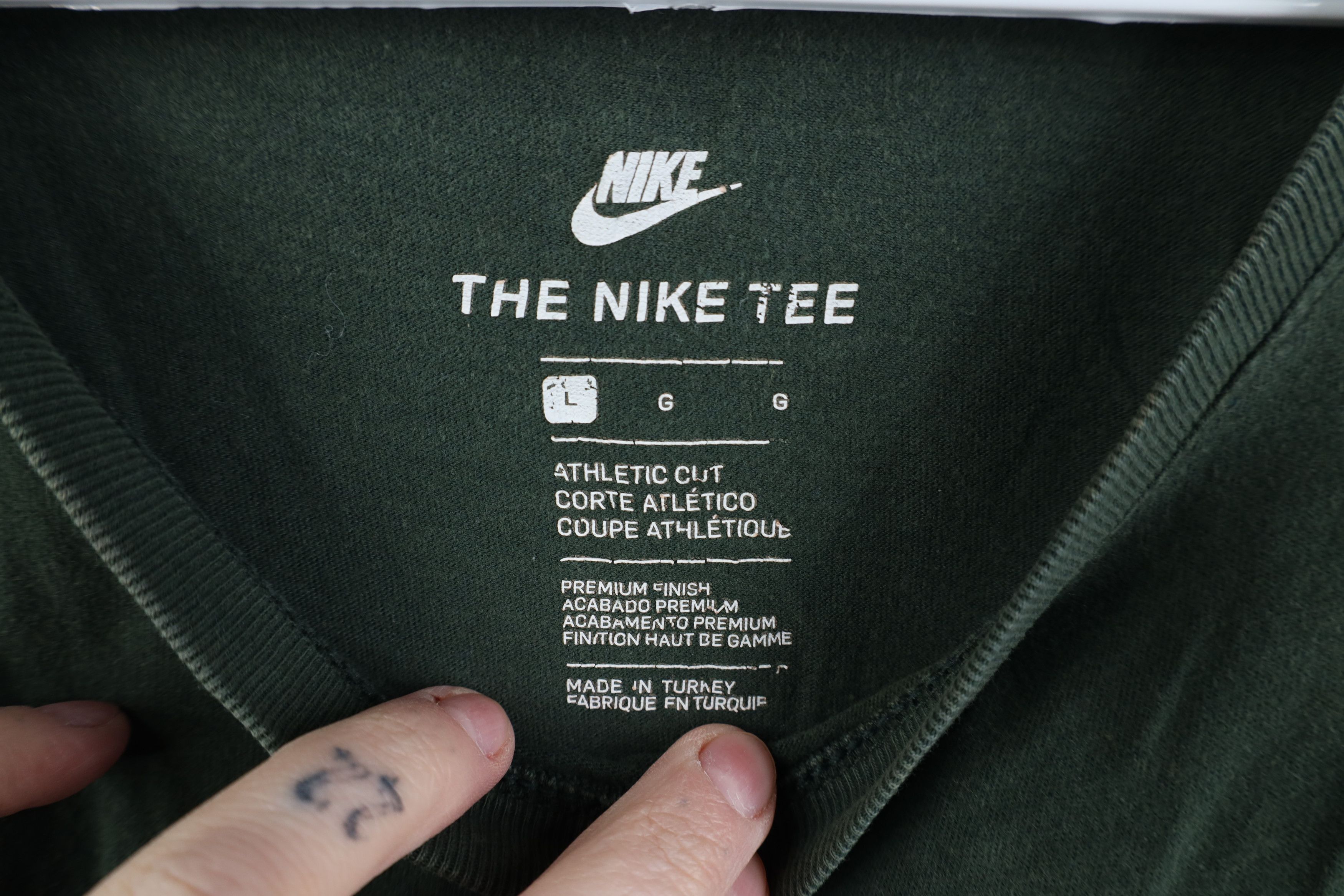 Nike Vintage Y2K Nike Center Big Swoosh Short Sleeve T-Shirt Size US L / EU 52-54 / 3 - 7 Thumbnail