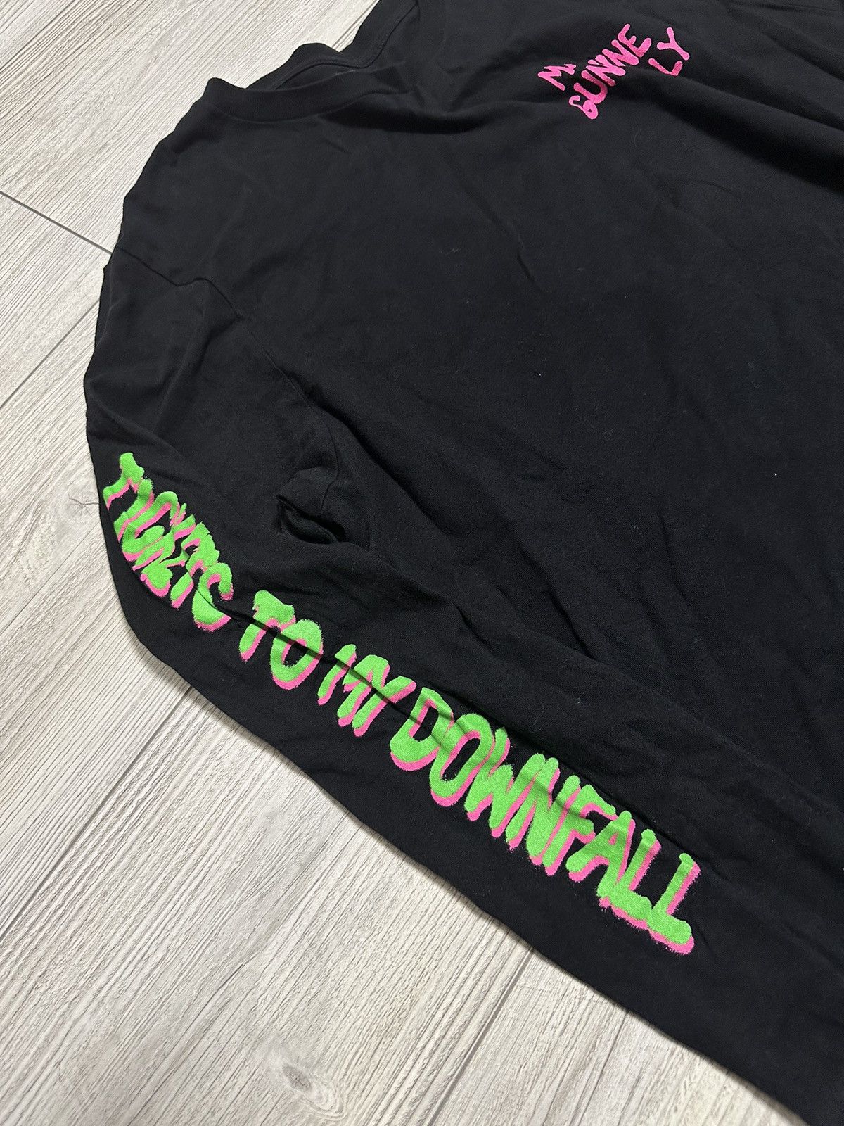 Band Tees MGK Machine Gun Kelly The World Is Over Longsleeve Size US XL / EU 56 / 4 - 3 Thumbnail