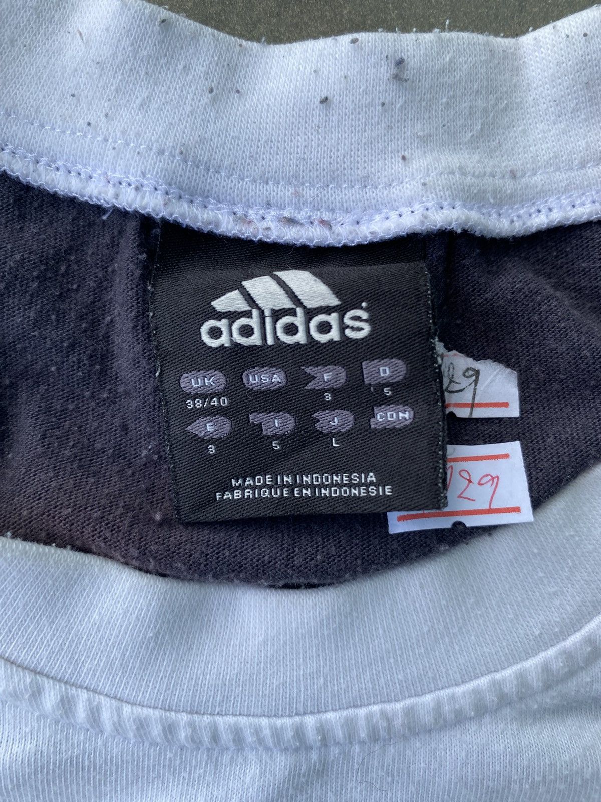 Adidas Adidas Vintage T-Shirt White Black Blue Stripe Size US M / EU 48-50 / 2 - 3 Thumbnail