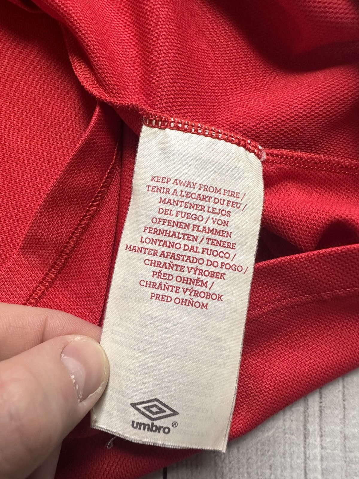 Umbro × Vintage Vintage Umbro England soccer jersey 10 Rooney size S/M Size US S / EU 44-46 / 1 - 9 Thumbnail