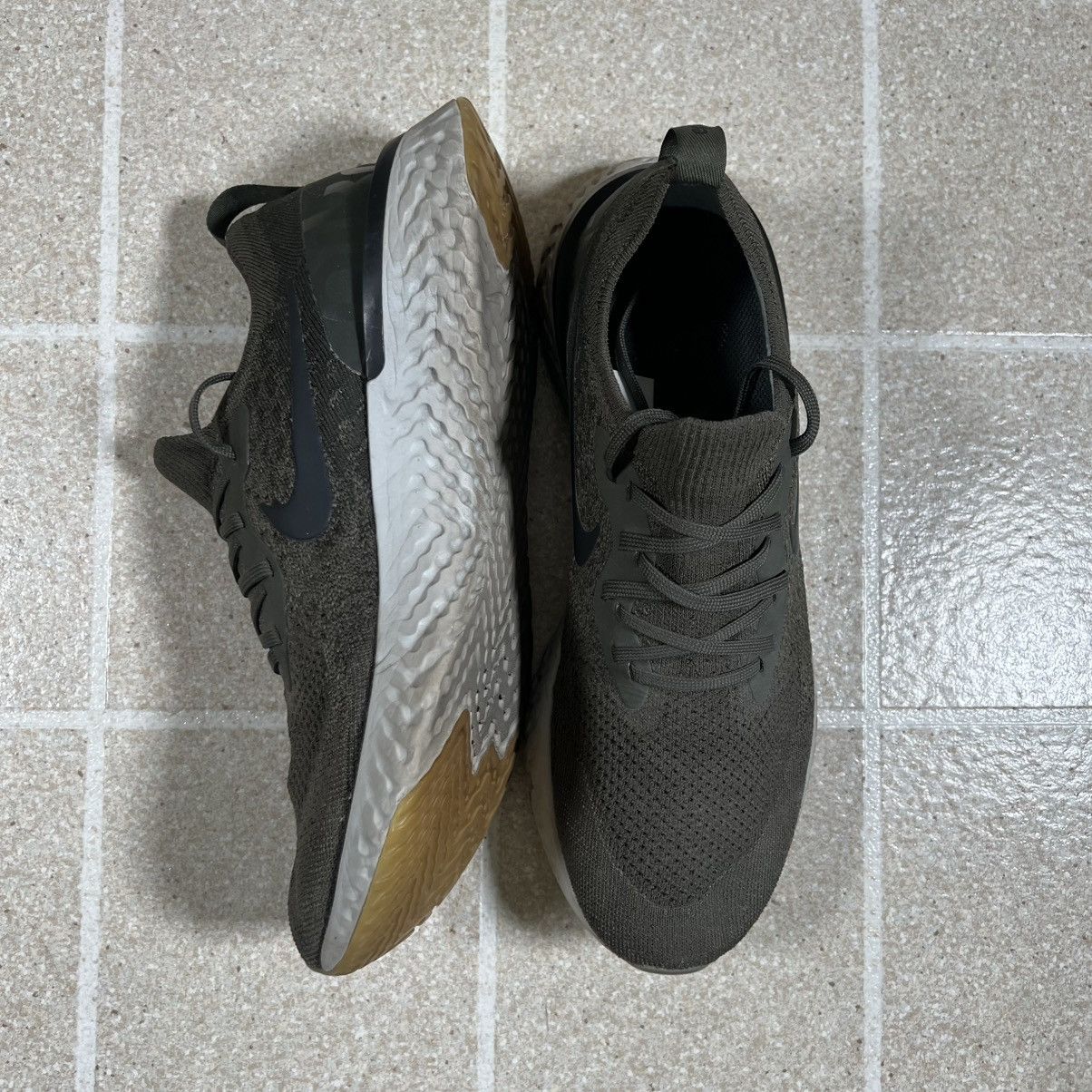 Nike Nike Epic React Flyknit Olive/Mineral Spruce, Size 10, Size US 10 / EU 43 - 3 Thumbnail
