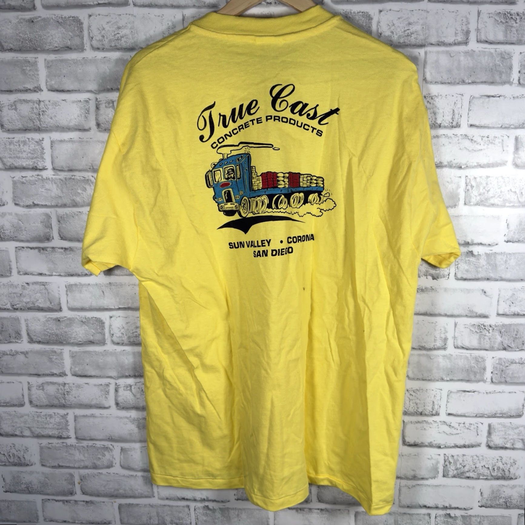 Hanes VTG Hanes True Cast USA Graphic Tee Mens XL SINGLE STITCH Yellow Shirt Size US XL / EU 56 / 4 - 5 Thumbnail