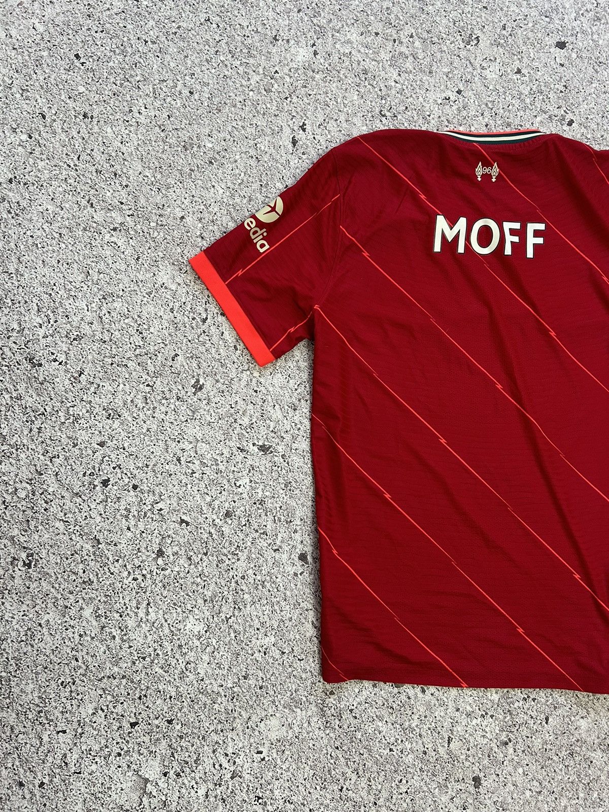 Nike × Vintage Nike FC Liverpool 2021 2022 Home Football Soccer Jersey Size US L / EU 52-54 / 3 - 7 Thumbnail
