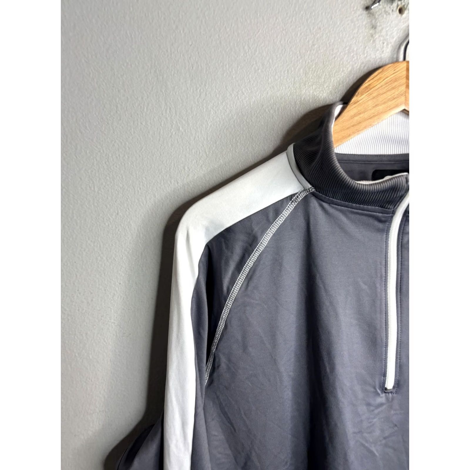 Footjoy FootJoy Pullover Mens L Gray White Colorblock Raglan 1/4 Zip Golf Mock Neck Size US L / EU 52-54 / 3 - 2 Thumbnail