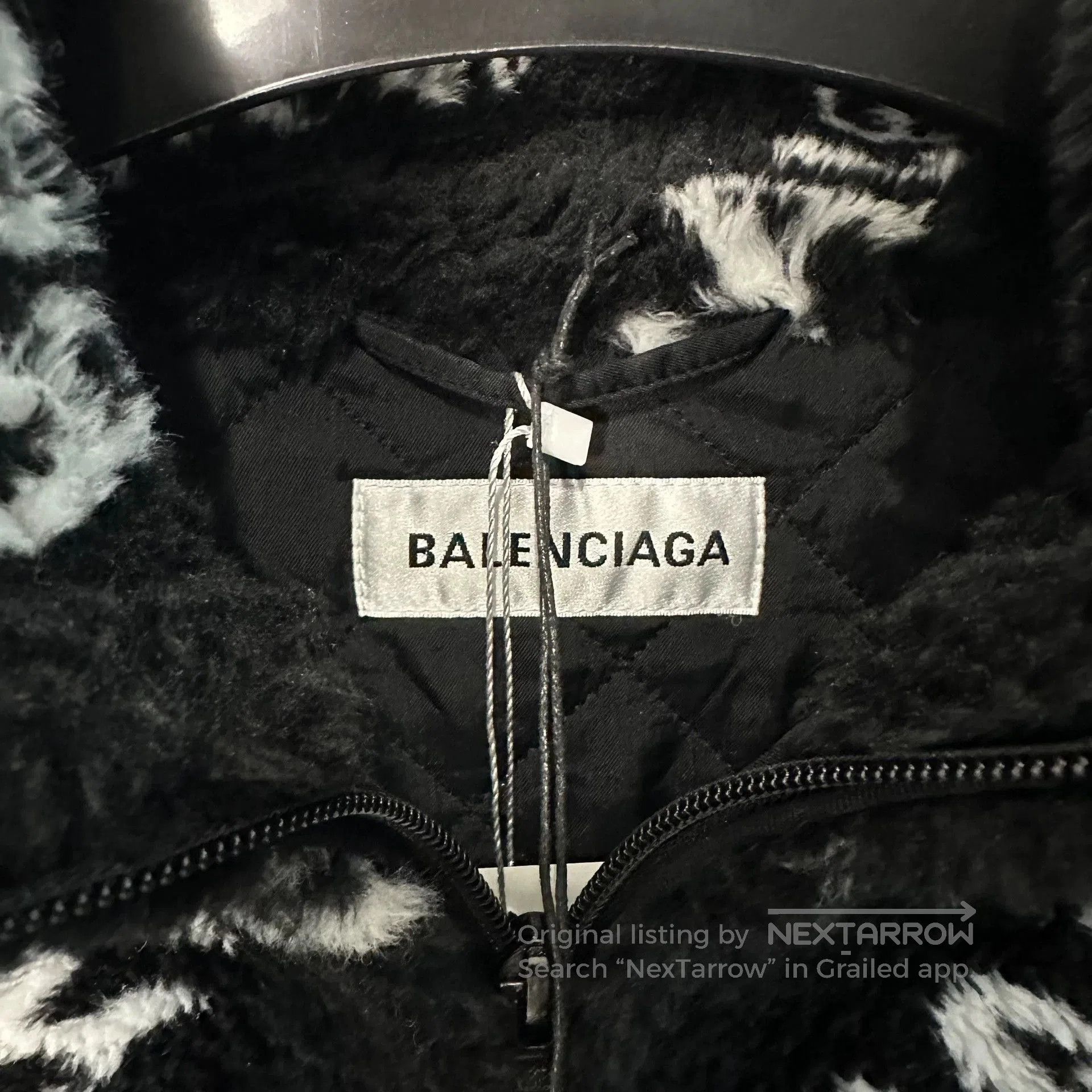Balenciaga balenciaga black logo printed fur jacket. Size S / US 4 / IT 40 - 2 Thumbnail