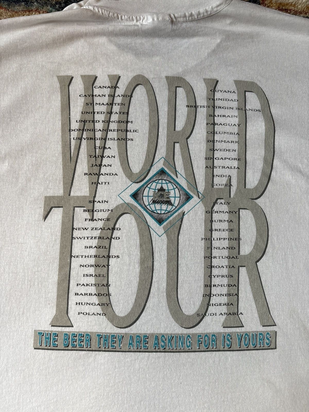 Vintage Vintage Labatt Blue Beer World Tour T-shirt Size XL Size US XL / EU 56 / 4 - 5 Thumbnail