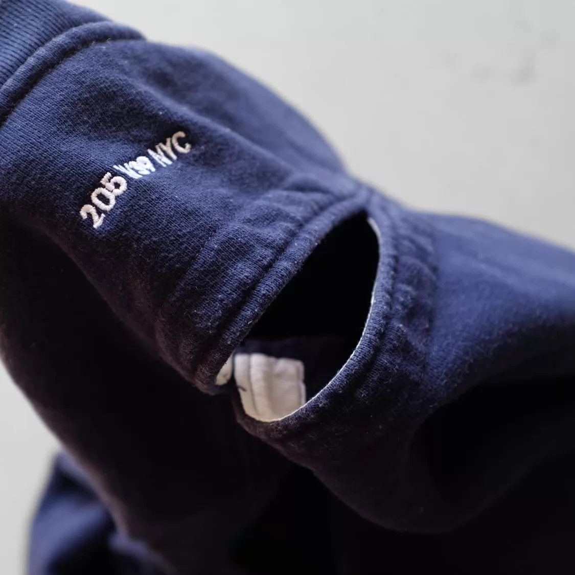 Calvin Klein ck205w39nyc vintage blue back cutout small logo hoodie Size US M / EU 48-50 / 2 - 4 Thumbnail