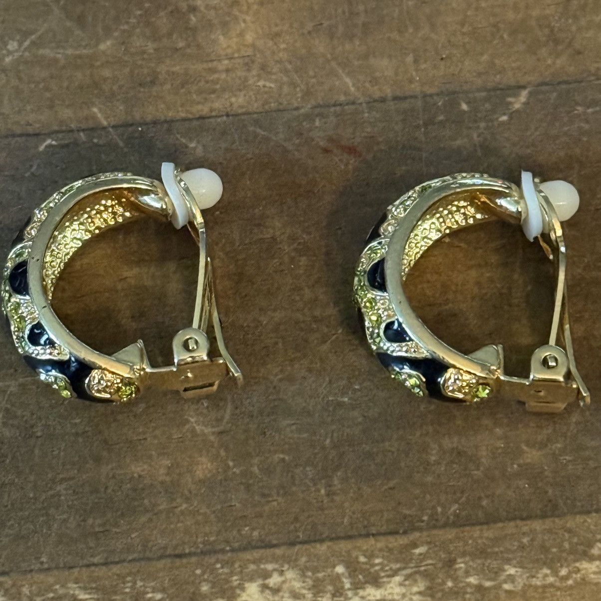 Vintage Vintage gold tone crystal leopard print clip on hoop earring Size ONE SIZE - 6 Thumbnail