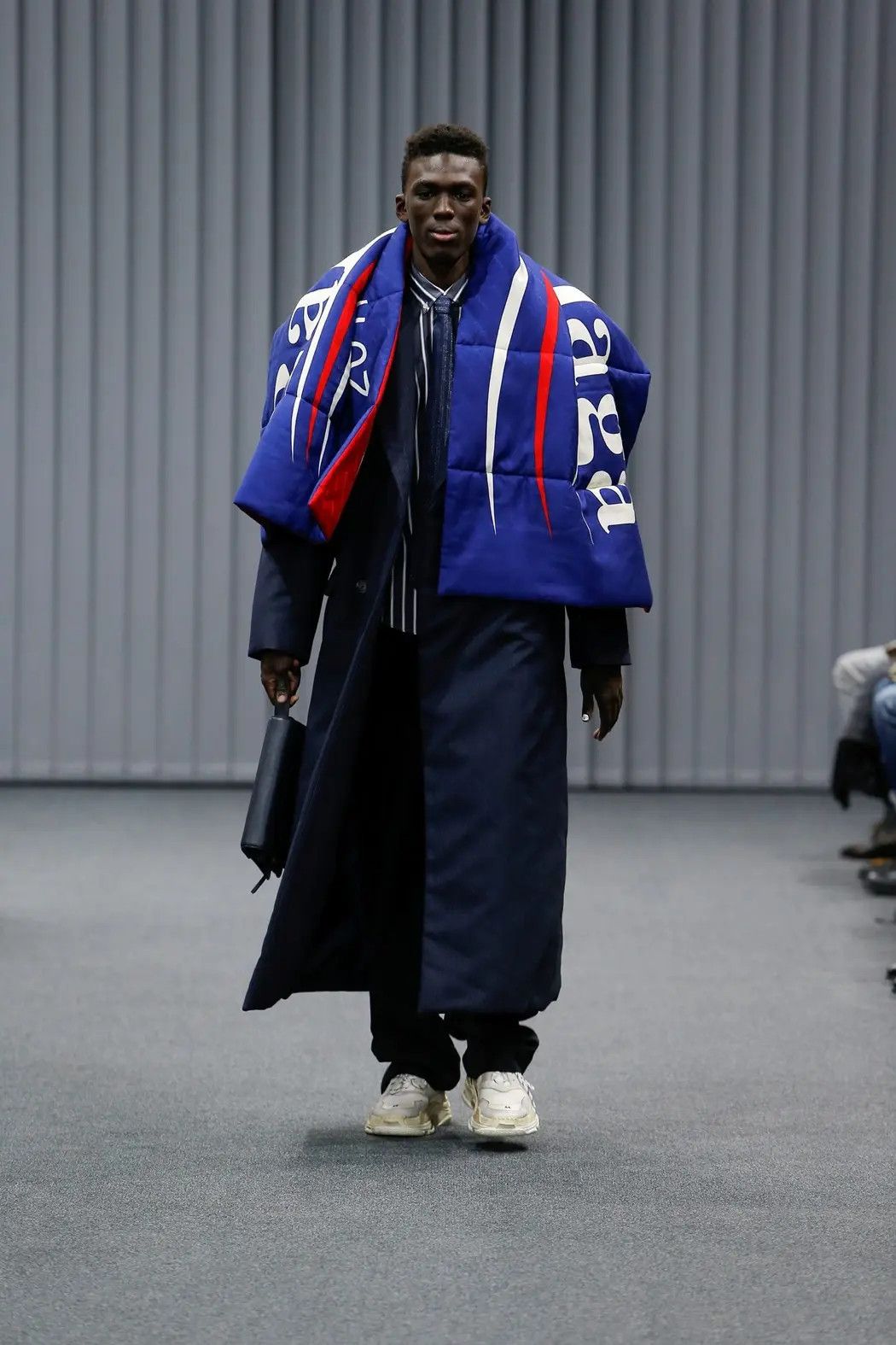 Balenciaga Balenciaga Padded Trench Coat by Demna Gvasalia Size US L / EU 52-54 / 3 - 1 Thumbnail