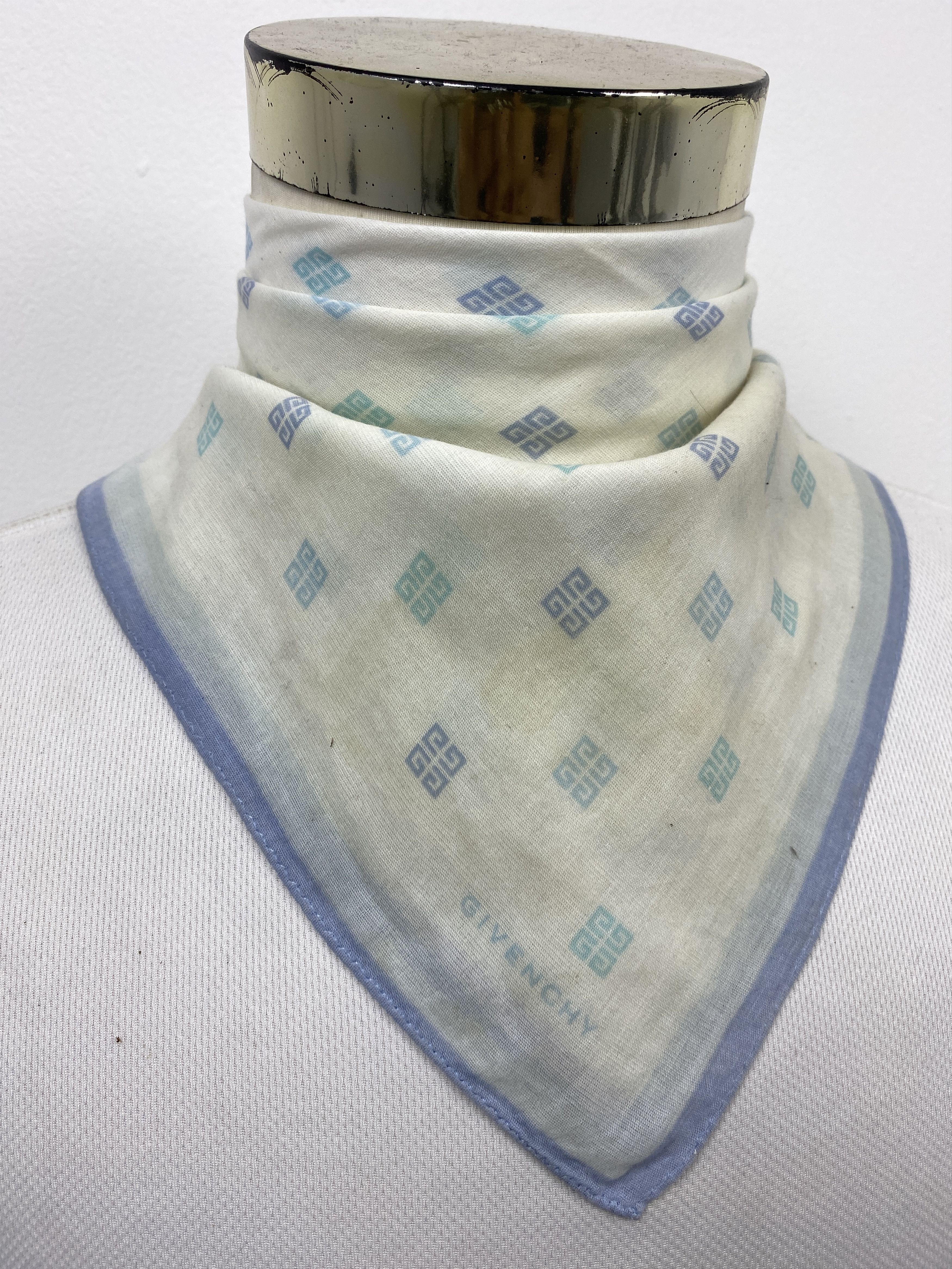 Givenchy Vintage Givenchy Handkerchief / Neckerchief KT0267 Size ONE SIZE - 2 Thumbnail