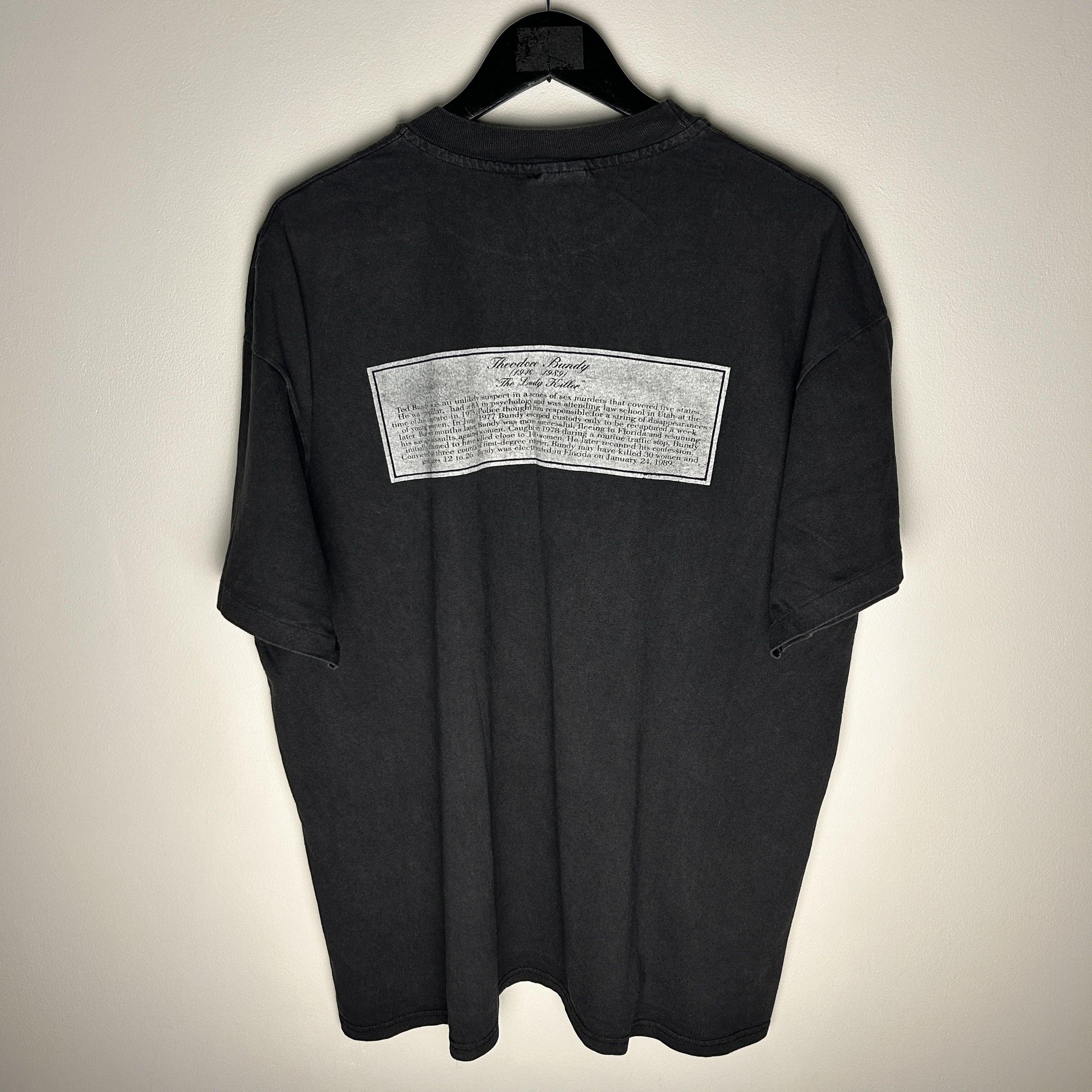 Vintage Vintage Ted Bundy Serial Killer 90’s T-shirt Size US XL / EU 56 / 4 - 2 Thumbnail