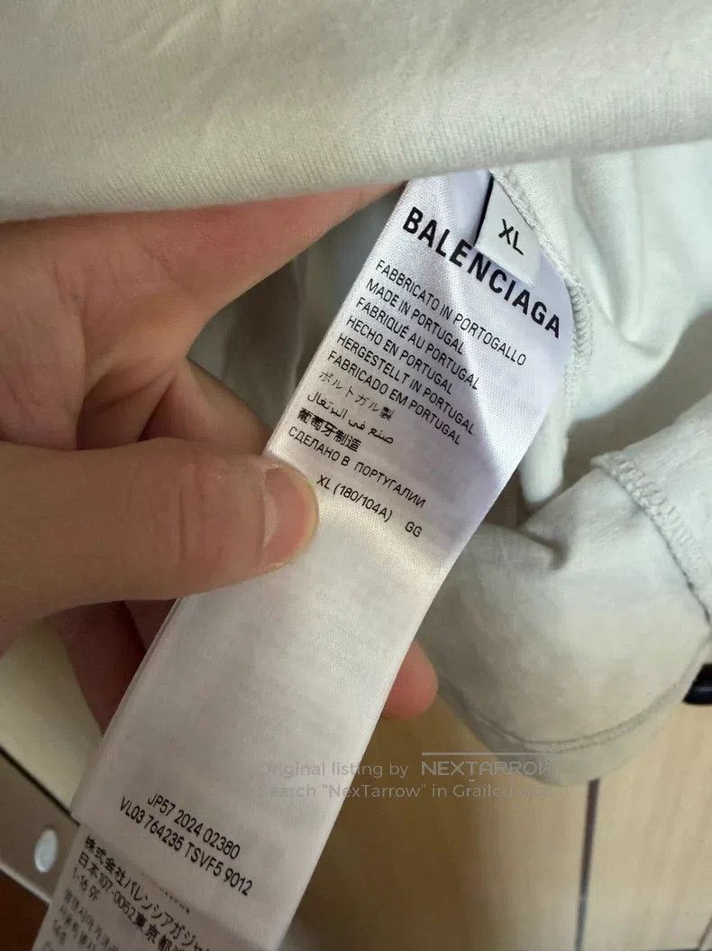 Balenciaga Balenciaga Solid color round neck printed and embroidered Size US L / EU 52-54 / 3 - 4 Thumbnail