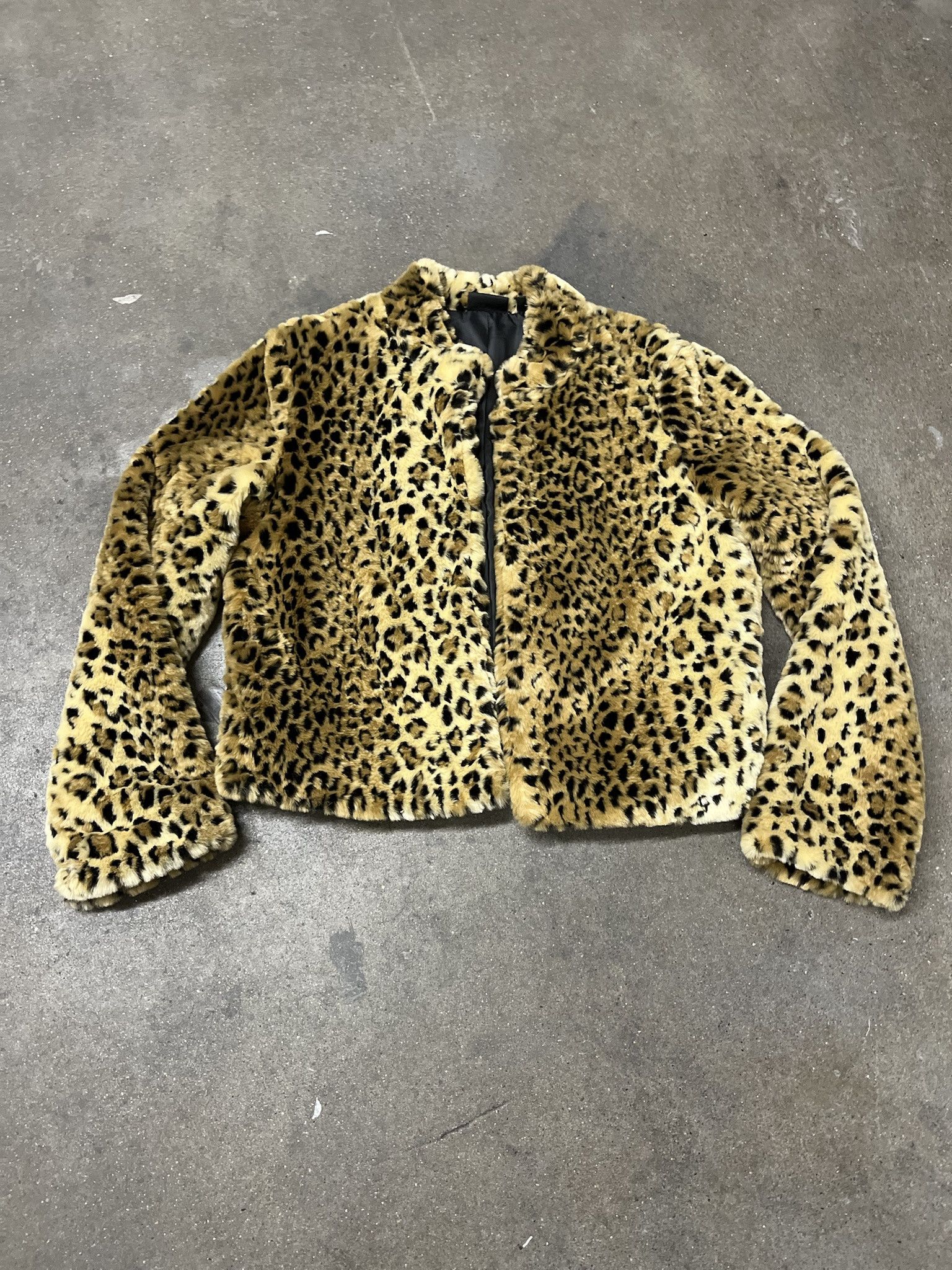 Vintage Vintage 2000s Cheetah Print Faux Fur Jacket Size S Size US S / EU 44-46 / 1 - 1 Thumbnail
