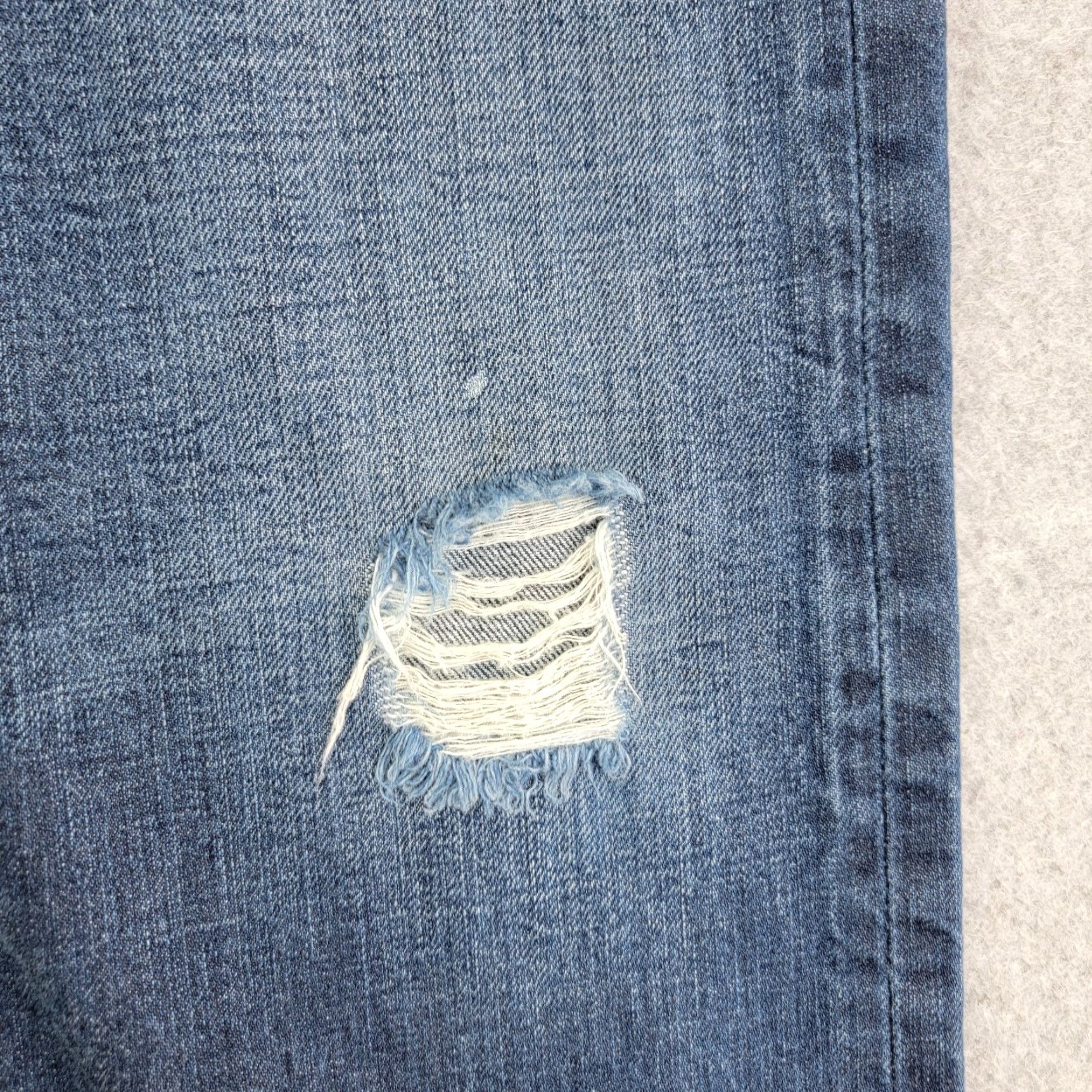 Levi's Levi's Jeans Mens 32x32 Blue 501 XX Denim Straight Medium Wash Distressed 5-Pocket USA Slim Regular Mens Size US 32 / EU 48 - 3 Thumbnail