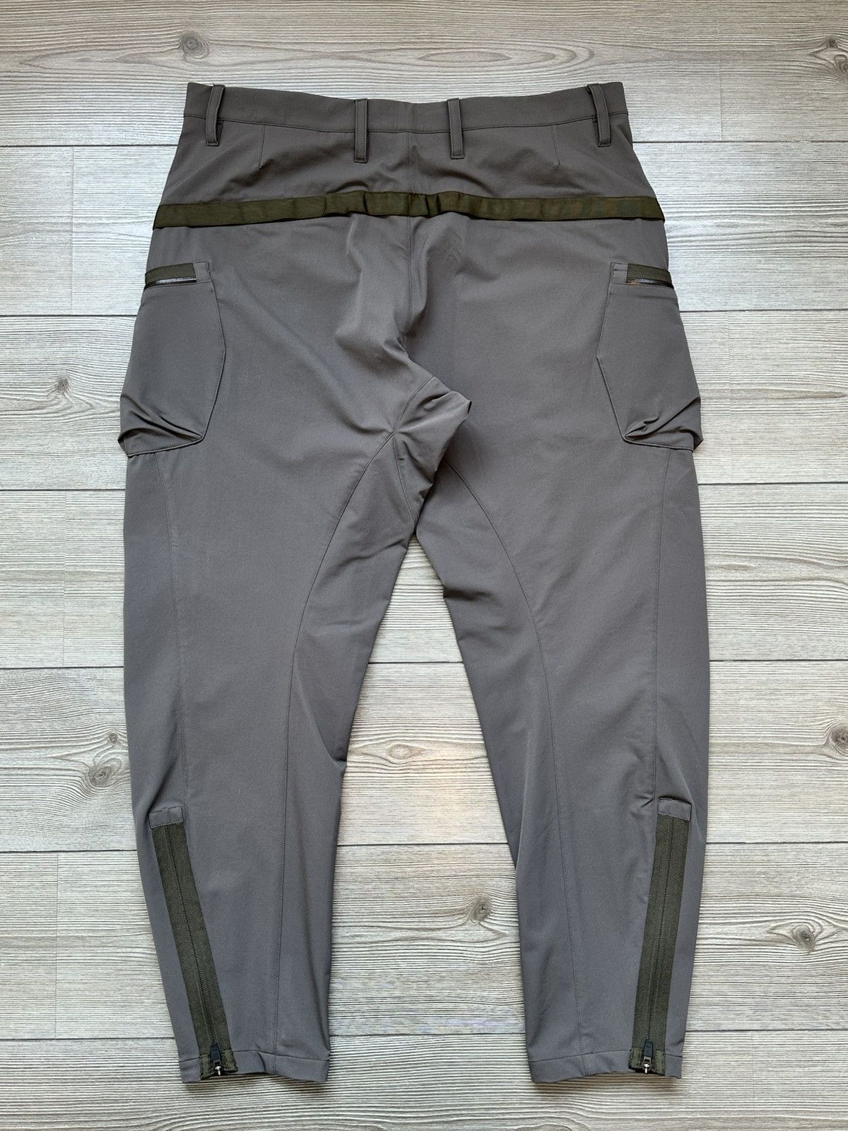 Acronym P41-DS (XL, Gray, 9/10) Size US 36 / EU 52 - 4 Thumbnail