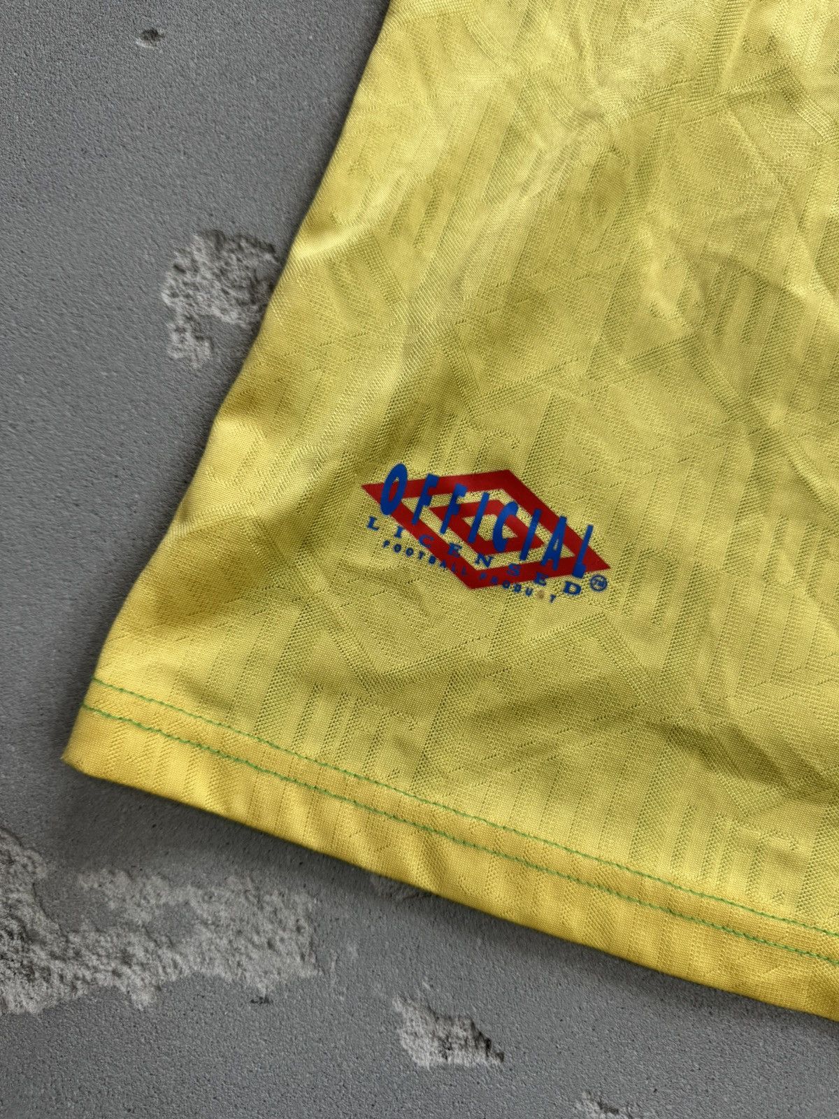Umbro Manchester United 1992 Third Football Shirt Soccer Jersey Size US S / EU 44-46 / 1 - 5 Thumbnail