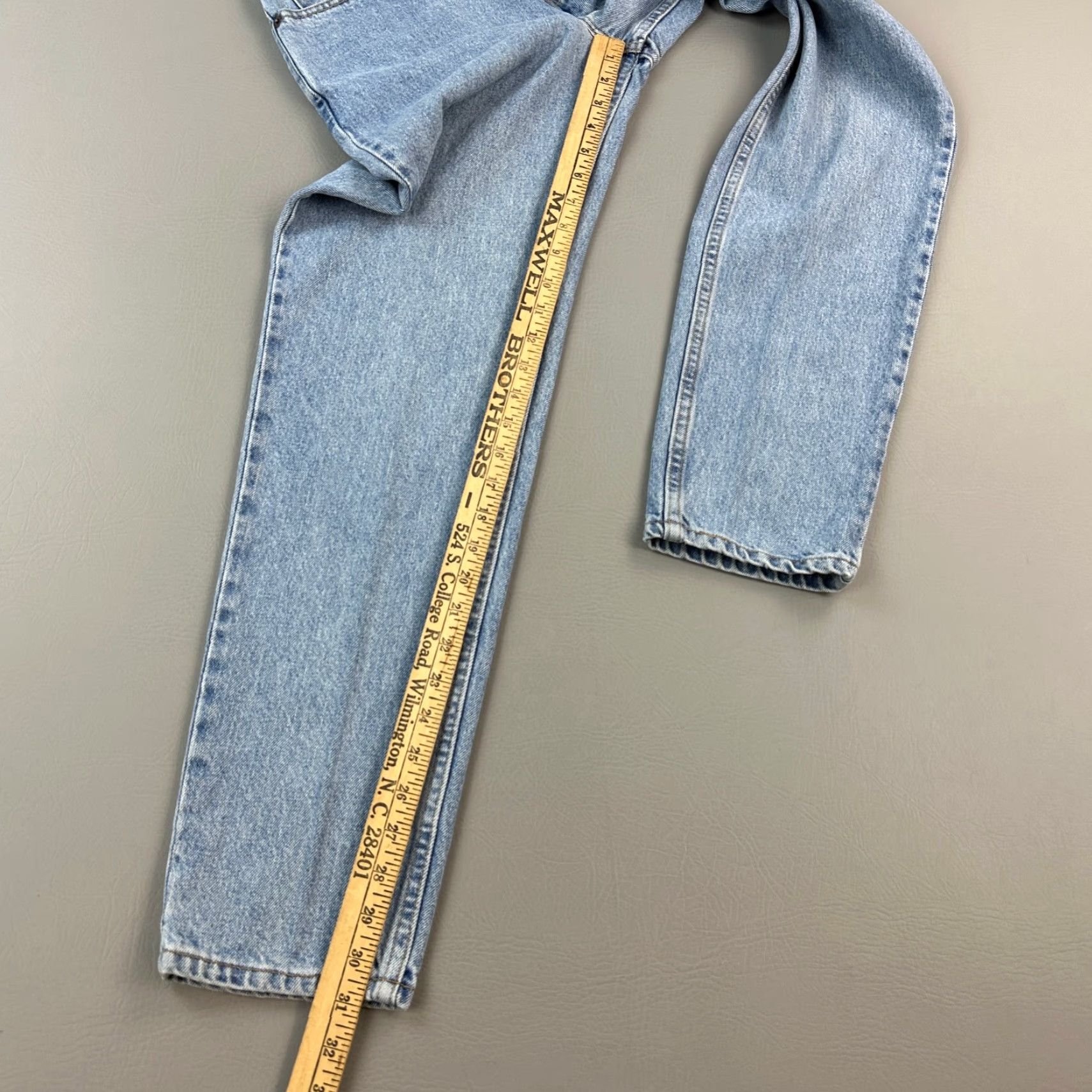 Levi's VINTAGE Levi's 550 Jeans Women's 6 33x31 Blue Relaxed Tapered High Rise Mom Y2K Levis 550 Jeans Women's 6 33x31 Blue Relaxed Tapered High Rise Mom Y2K Size 28" / US 6 / IT 42 - 2 Thumbnail