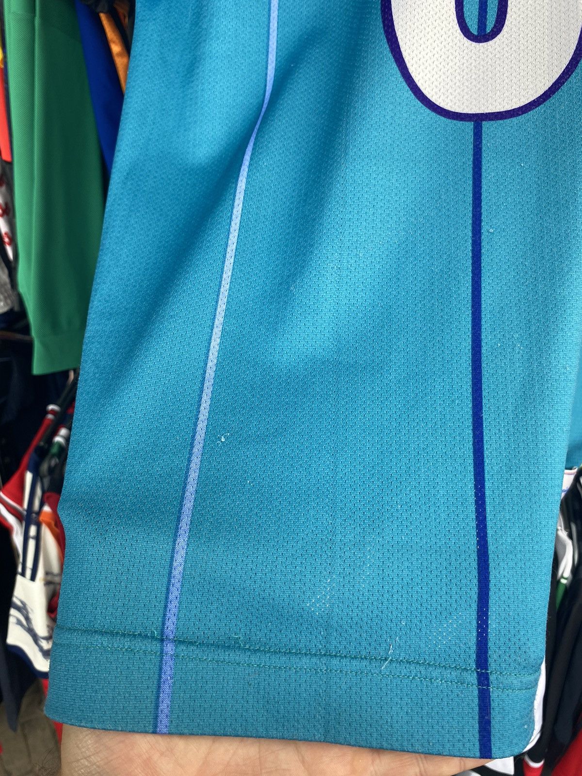 Champion VINTAGE CHARLOTTE HORNETS NBA BASKETBALL JERSEY #33 MOURNING Size US XL / EU 56 / 4 - 8 Thumbnail