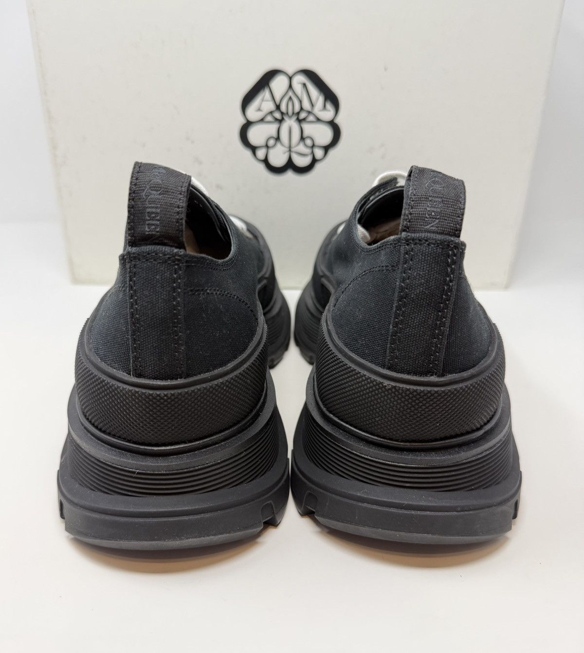 Alexander McQueen Alexander McQueen Treadslick Low-Top Sneaker Black Size US 9 / EU 42 - 5 Thumbnail