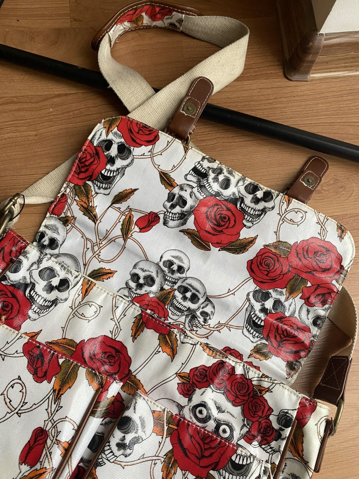 Other Vintage Skulls & Roses Messenger Bag Size ONE SIZE - 4 Thumbnail