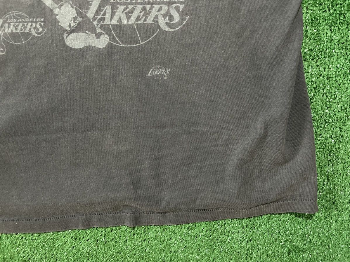 NBA × Vintage Vintage LA Lakers Shirt Size US XL / EU 56 / 4 - 4 Thumbnail
