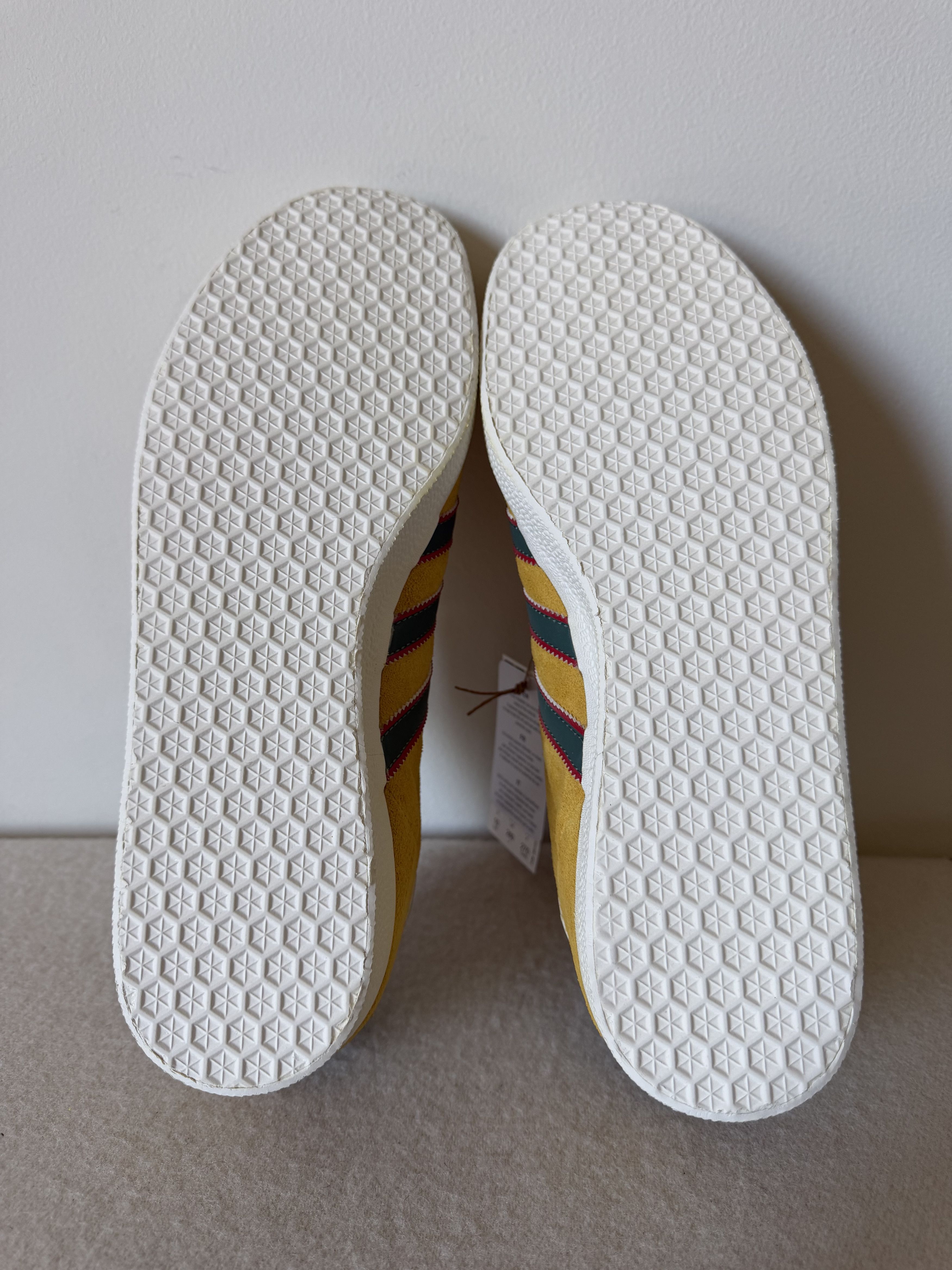 Adidas × Bob Marley Adidas Bob Marley Gazelle in Gold Size US 10 / EU 43 - 7 Thumbnail