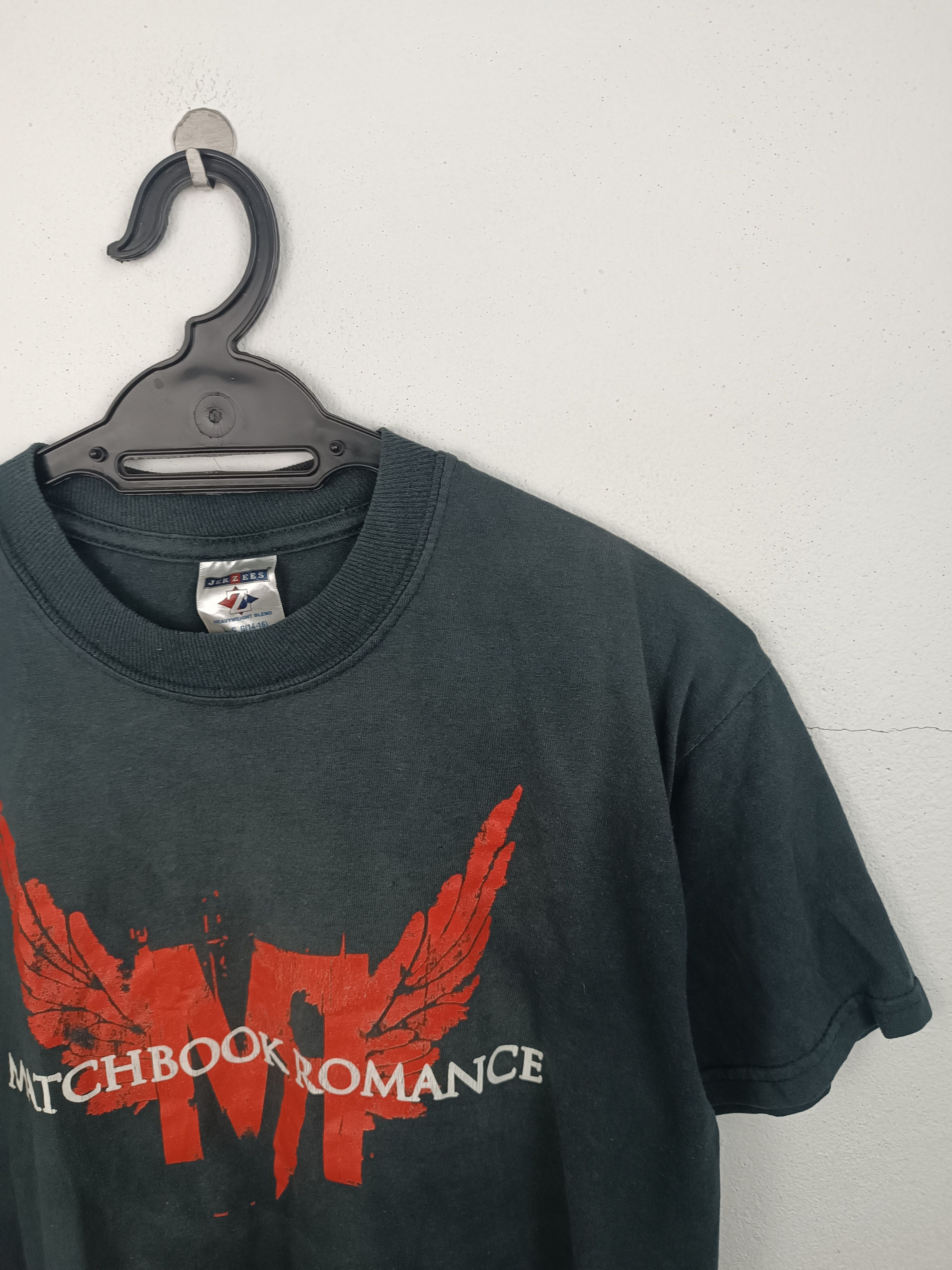 Band Tees THRASHED FADED VINTAGE 2000s MATCHBOX ROMANCE CROP y2k rufio Size US M / EU 48-50 / 2 - 13 Thumbnail