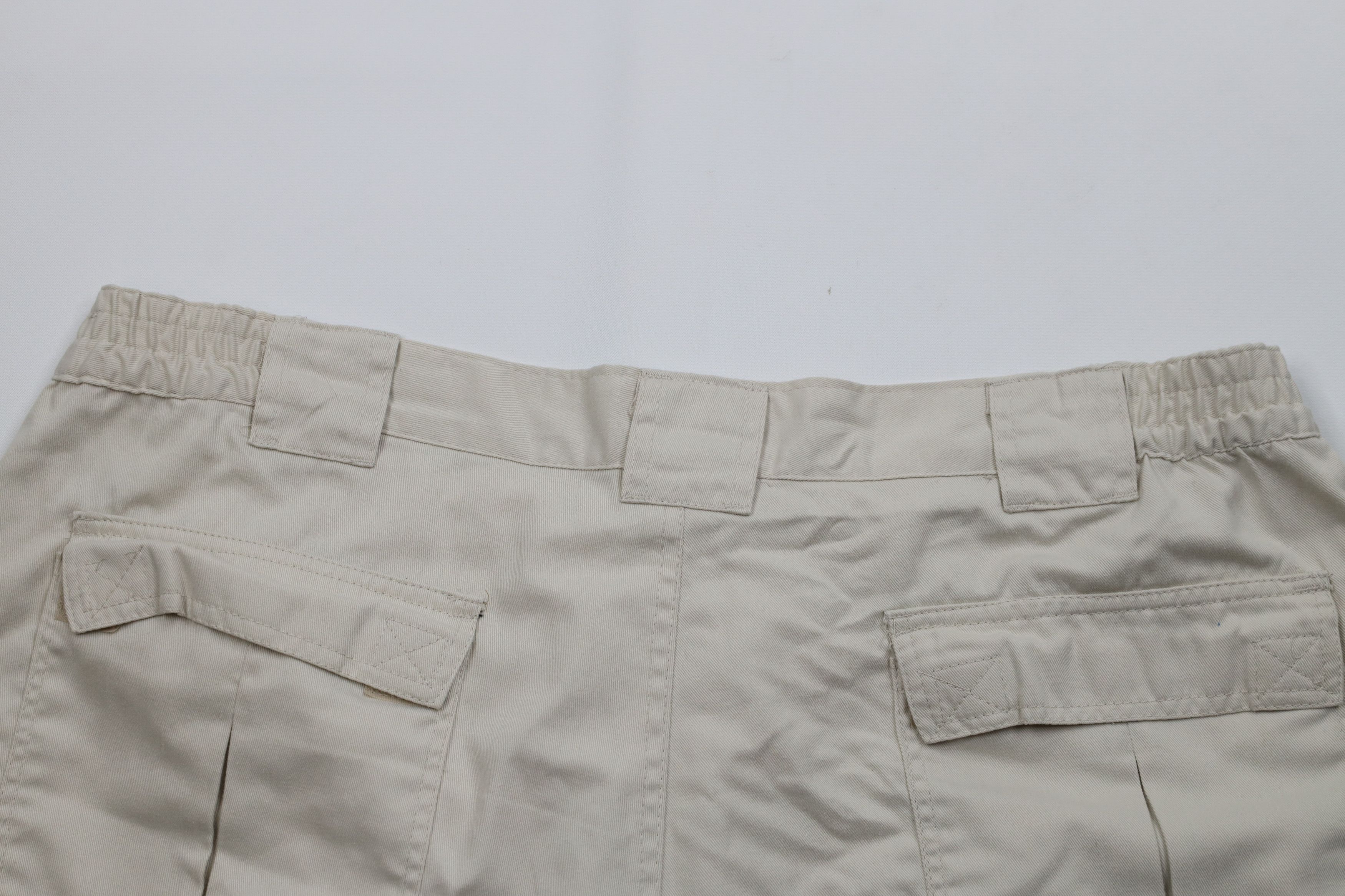 Vintage Vintage 90s Streetwear Knee Trekking Cargo Shorts Beige Size US 40 / EU 56 - 10 Thumbnail