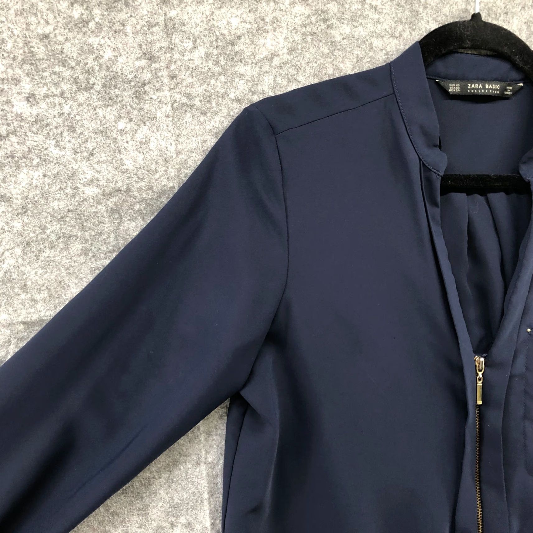 Zara Zara Blouse Womens XS Blue 1/2 Zip Roll Tab Sleeve Chiffon V-Neck 3/4 Sleeve Popover Long Sleeve Top Size XS / US 0-2 / IT 36-38 - 6 Thumbnail