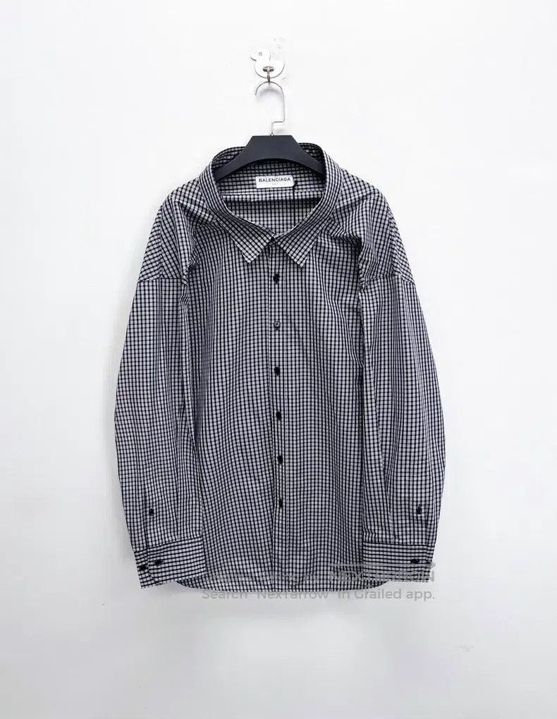 Balenciaga Balenciaga Special Cut Plaid Oversized Shirt Size XS / US 0-2 / IT 36-38 - 1 Thumbnail