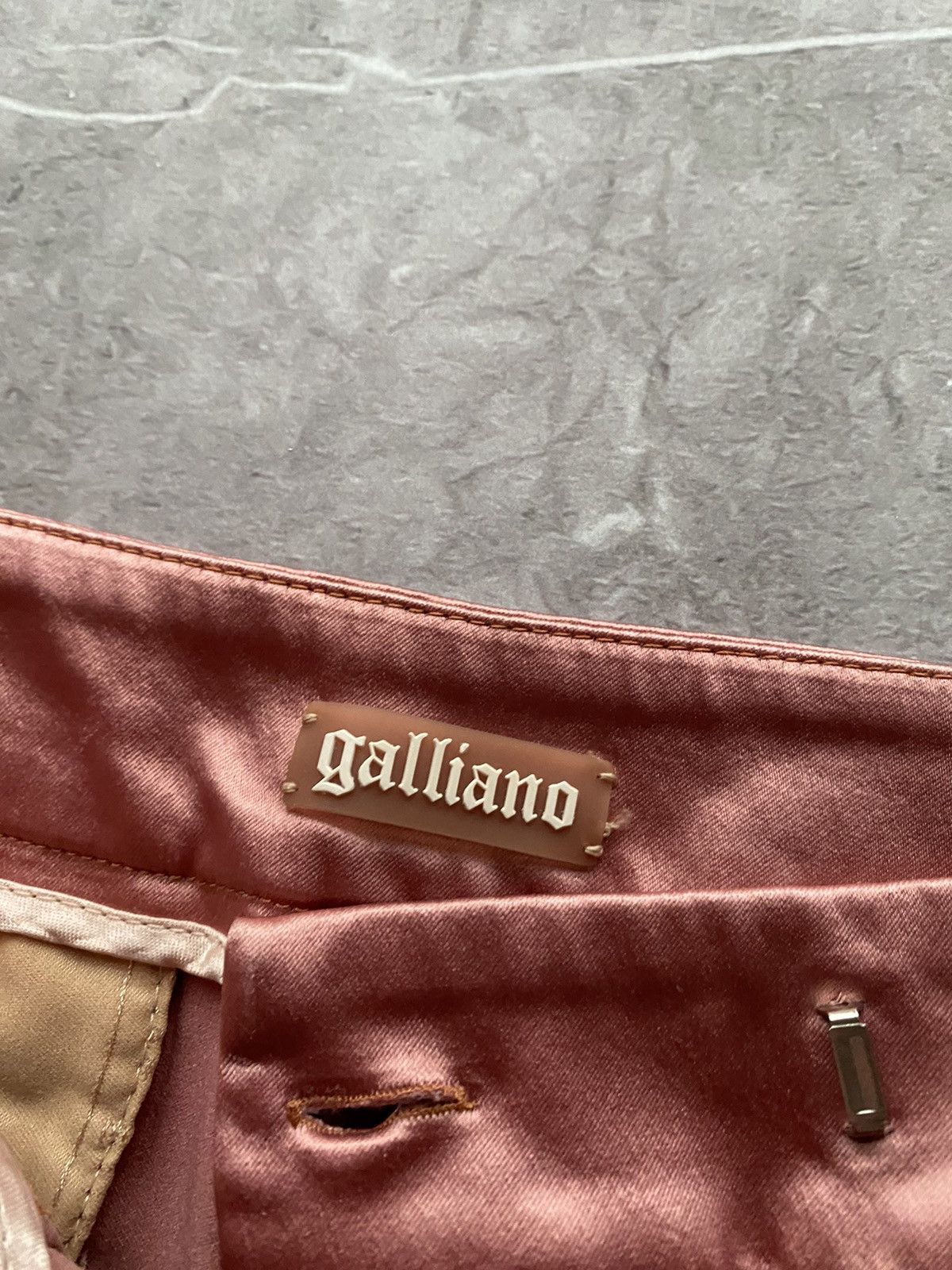 John Galliano Rare Jonh Galliano Midi Pink Skirt Made in Italy Size 28" / US 6 / IT 42 - 7 Thumbnail