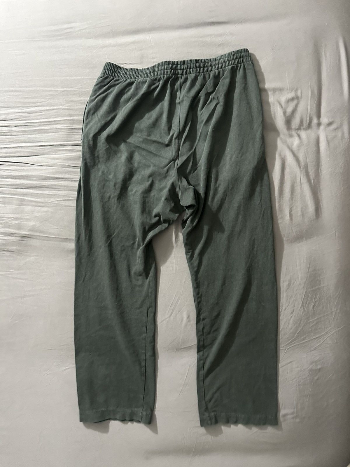 Balenciaga × Gap × Kanye West Yeezy Gap Balenciaga Sweatpants Fitted Black Size Medium Size US 32 / EU 48 - 2 Thumbnail