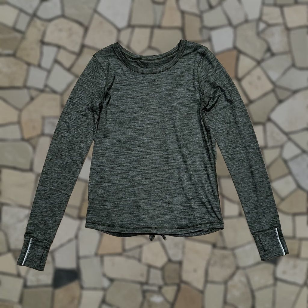 Lululemon Lululemon Beat The Heat Open Back Shirt Long Sleeve Women’s 6 Size M / US 6-8 / IT 42-44 - 1 Thumbnail