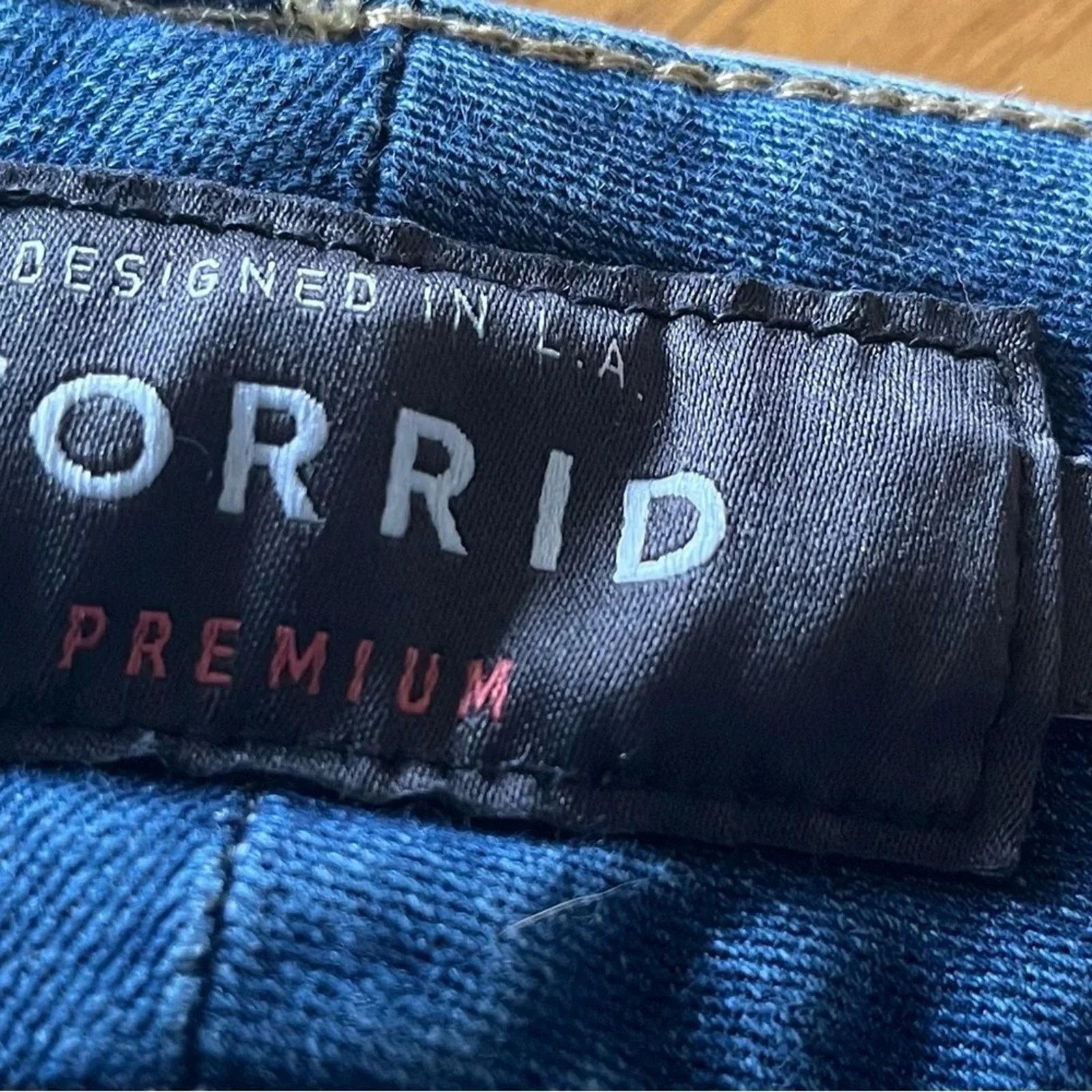The Unbranded Brand Torrid Premimum Ultimate Stretch Jegging jeans, size 18R. Size 40" / US 18 - 4 Thumbnail