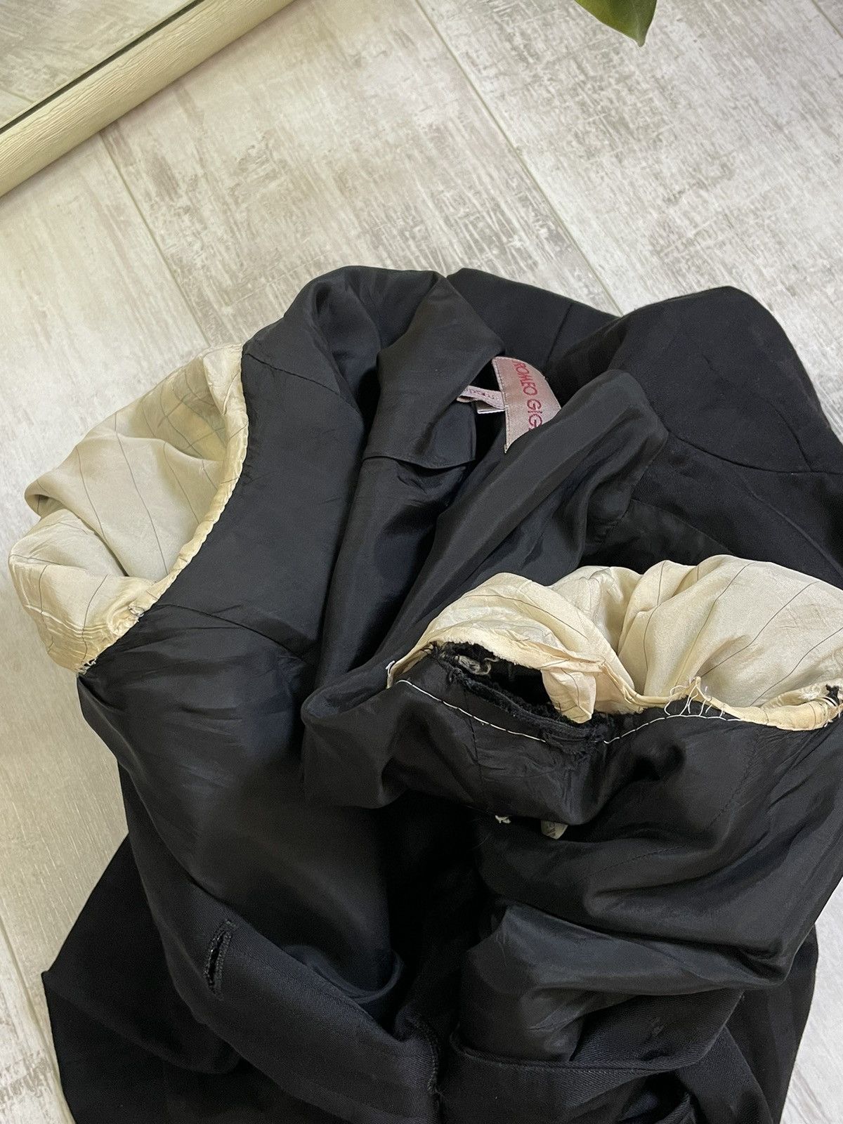 Romeo Gigli *RARE* Romeo Gigli Vintage 80’s Blazer Black Size 42L - 15 Thumbnail