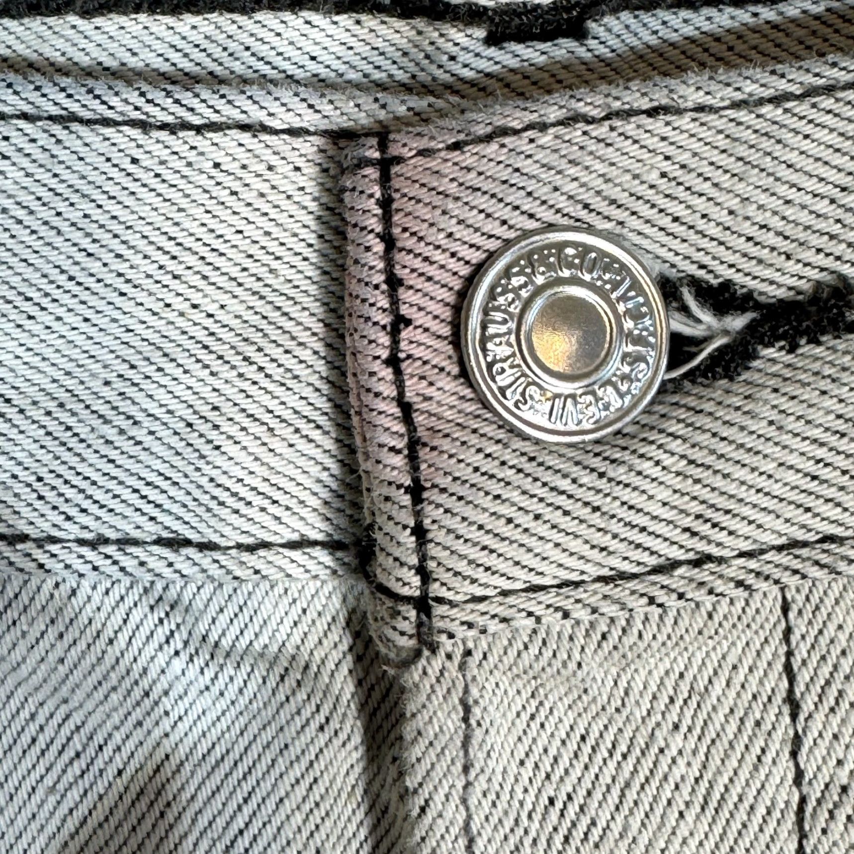 Levi's VINTAGE Levi's 501 Jeans Mens 42x32 Gray Straight Jeans Button Fly Denim Classic Style Fits Classic 5-Pocket Logo Mens Size US 42 / EU 58 - 3 Thumbnail