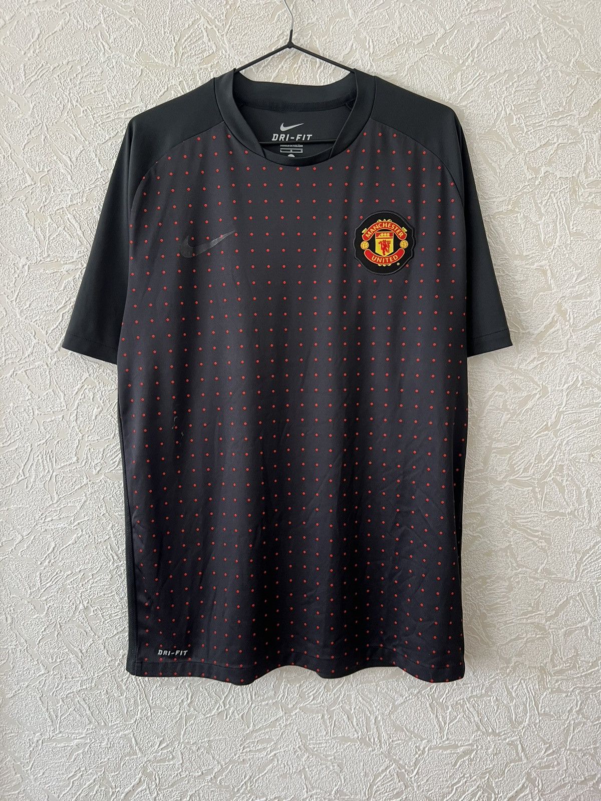 Vintage NIKE MANCHESTER UNITED TRAINING Football Shirt Soccer Jersey Size US L / EU 52-54 / 3 - 4 Thumbnail